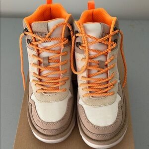 UGG Highland HI heritage. Sz 8.5